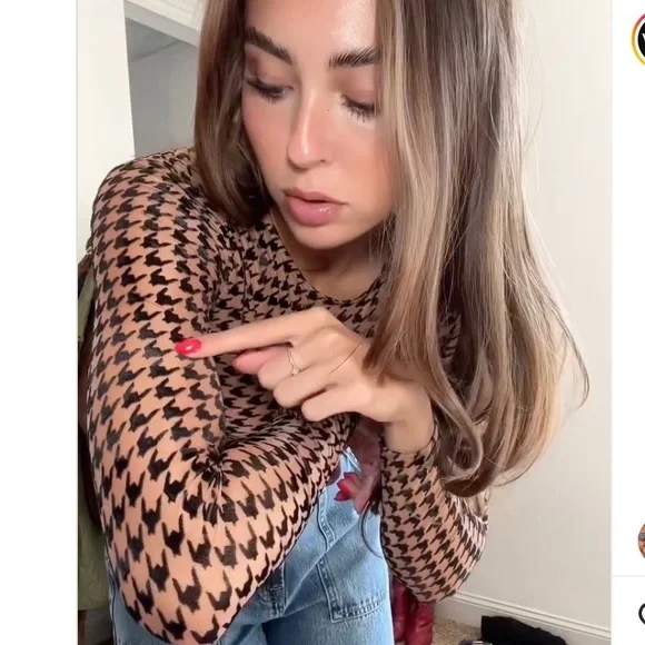 The sold out VICI All The Craze Velvet Mesh Houndstooth Bodysuit 🤎🖤 - Picture 6 of 15